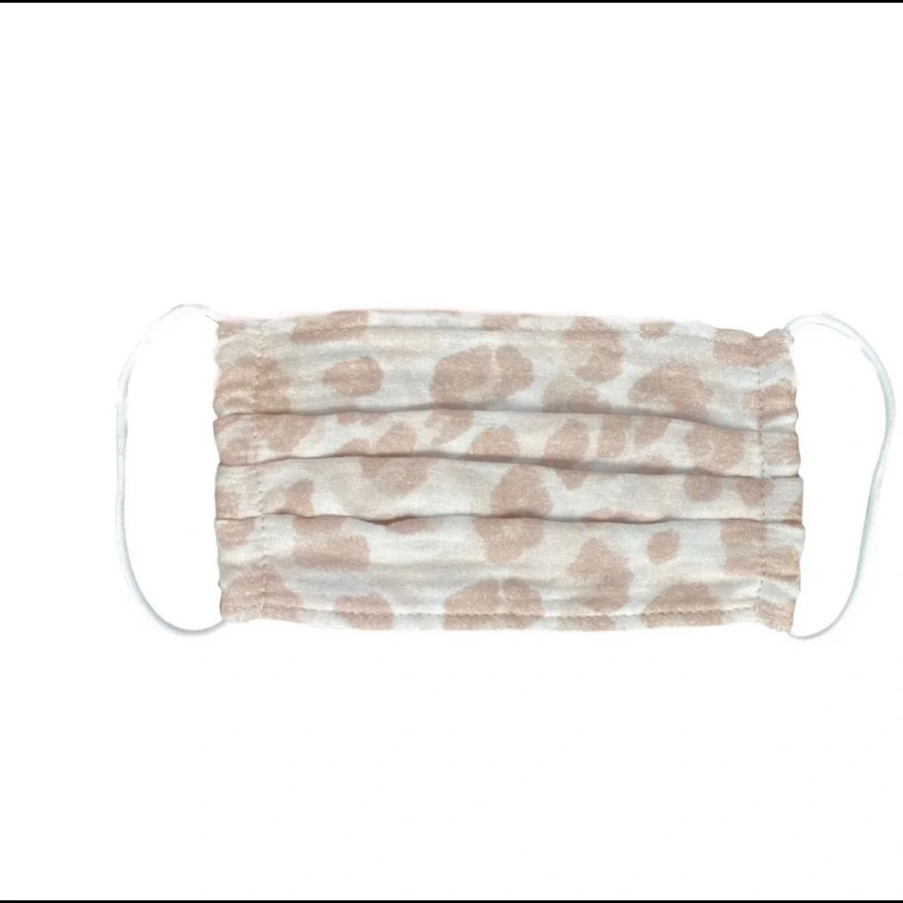 Kitsch One new cotton face mask in light leopard